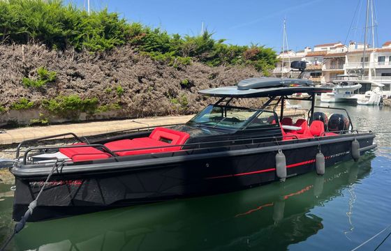 Motorboat Axopar 37 st 700hp