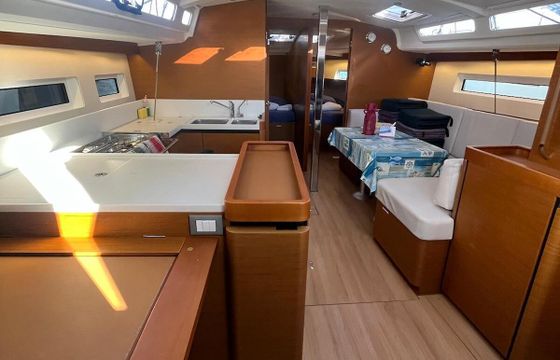 Sailboat Jeanneau Sun Odyssey 440 13m