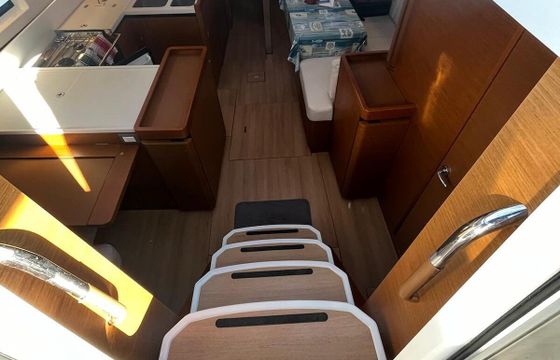 Sailboat Jeanneau Sun Odyssey 440 13m