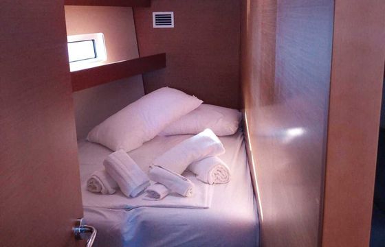 Sailboat Jeanneau Sun Odyssey 440 13m