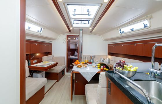 Sailboat Hanse Hanse 415 12m