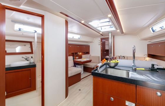 Sailboat Hanse Hanse 415 12m