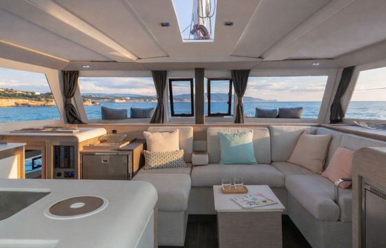 Catamaran Fountaine Pajot Isla 40 11.93m