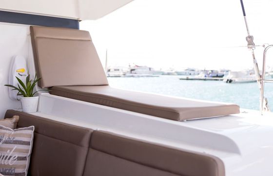 Catamaran LAGOON 42 (Refit 2022) 13m