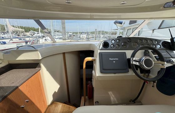 Motorboat Regal 3860 800hp