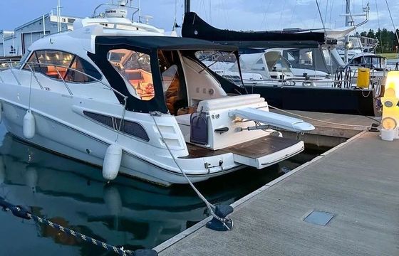 Motorboat Regal 3860 800hp