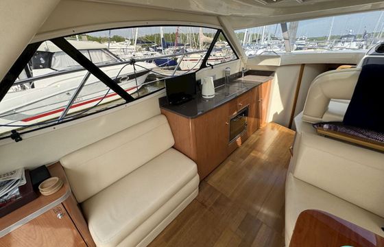 Motorboat Regal 3860 800hp