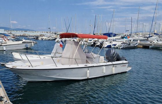 Motorboat Boston Whaler Outrage 21 250hp