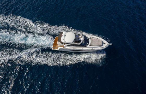 Motorboat JEANNEAU LEADER 36 520hp
