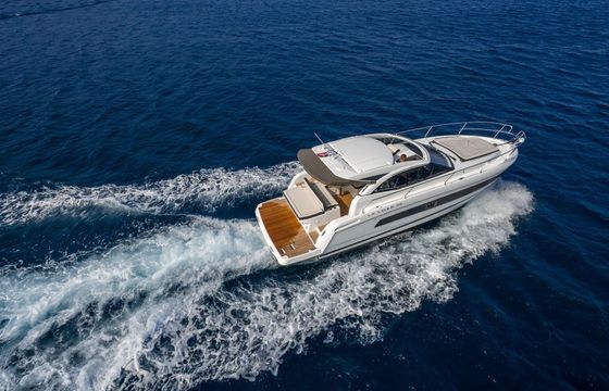 Motorboat JEANNEAU LEADER 36 520hp