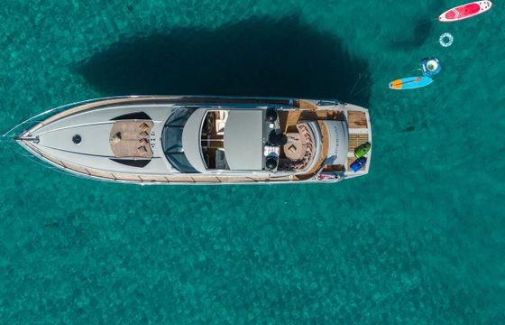Motor yacht Sunseeker Predator 68 1200hp
