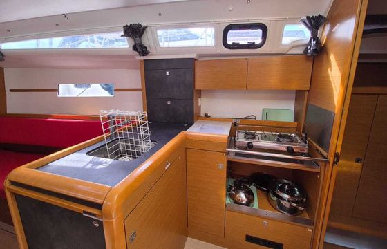 Sailboat Sun Odyssey 349 10.34m