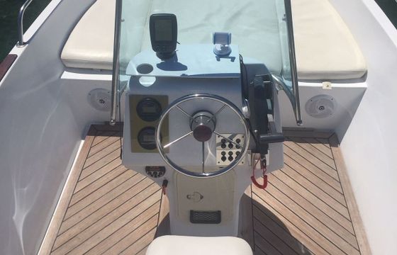 Motorboat ELAN 18 CC 90hp