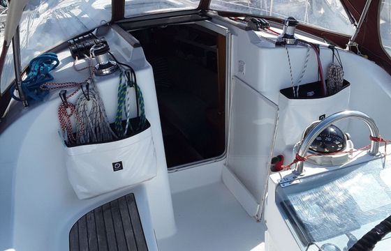 Sailboat Beneteau Oceanis 311 clipper 9.5m