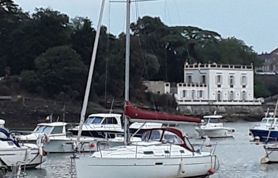 Sailboat Beneteau Oceanis 311 clipper 9.5m