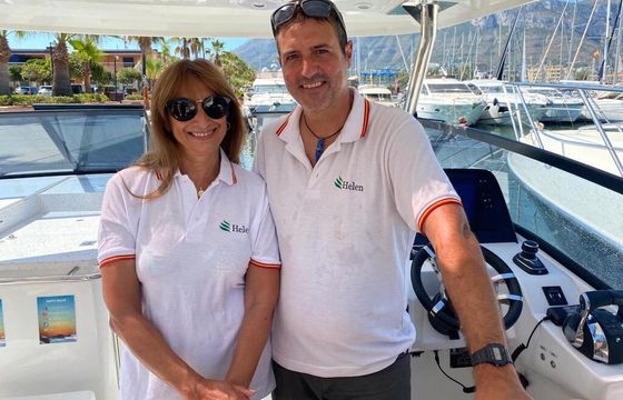 Motorboat AQUILA 32 Power Catamaran 600hp