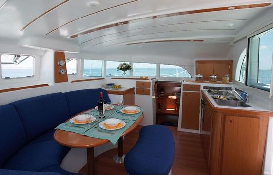Catamaran BENETEAU Lagoon 380 12m