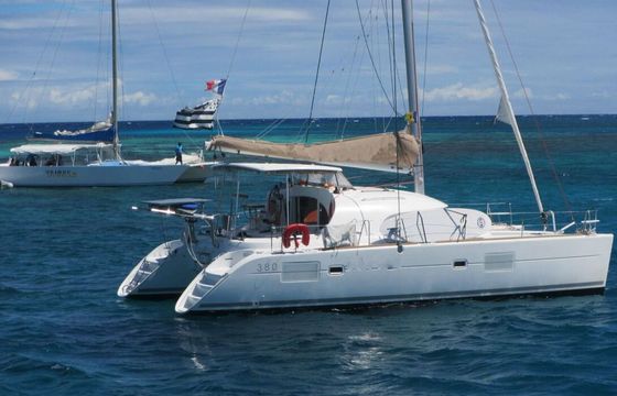 Catamaran BENETEAU Lagoon 380 12m