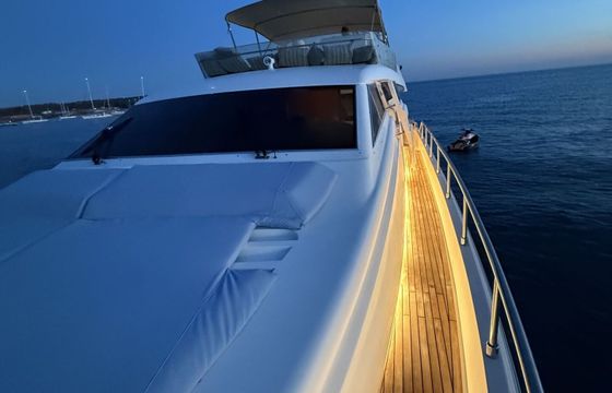 Motor yacht Ferreti 70 3000hp