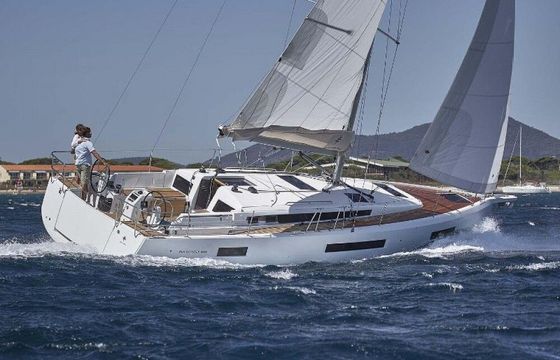 Sailboat Jeanneau Sun Odyssey 410 13.39m