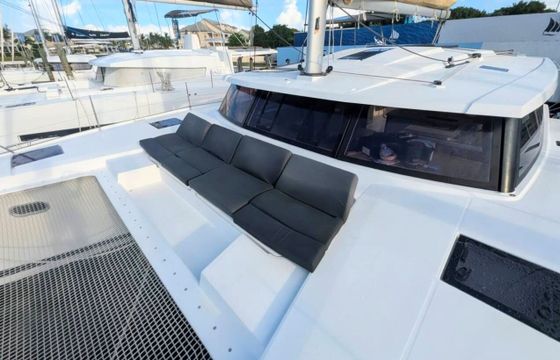 Catamaran Fountaine Pajot Astrea 42 with watermaker 12.58m