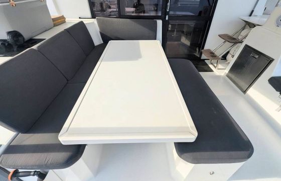Catamaran Fountaine Pajot Astrea 42 with watermaker 12.58m
