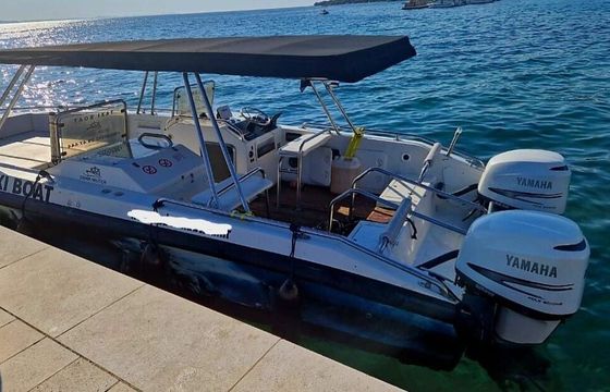 Motorboat Cat 1000 600hp