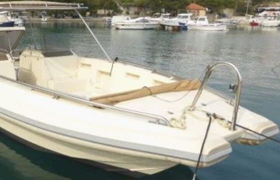 Motorboat Cat 1000 600hp