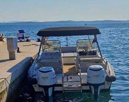 Motorboat Cat 1000 600hp