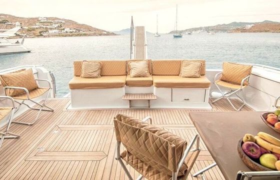 Motor yacht Ferretti 58/64ft 2000hp
