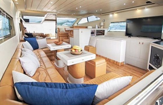 Motor yacht Ferretti 58/64ft 2000hp