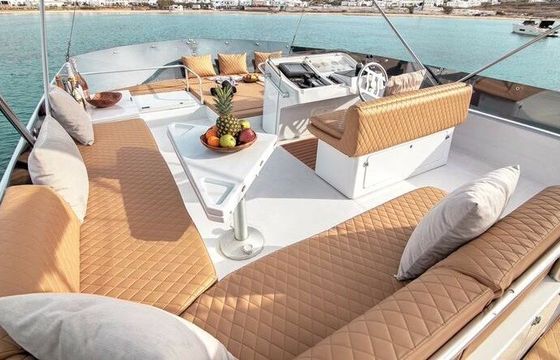 Motor yacht Ferretti 58/64ft 2000hp