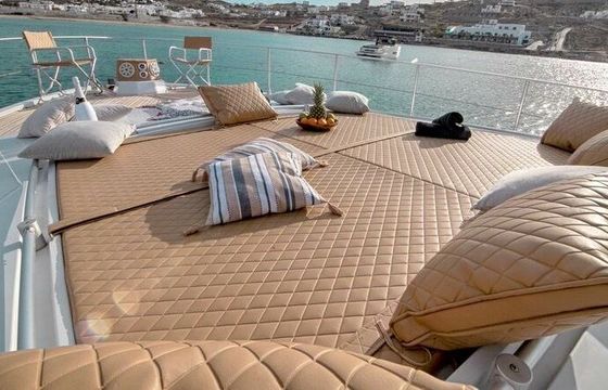 Motor yacht Ferretti 58/64ft 2000hp