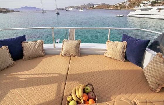 Motor yacht Ferretti 58/64ft 2000hp