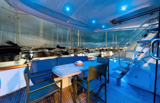 Motorboat Jeanneau Prestige 500 Fly 1300hp