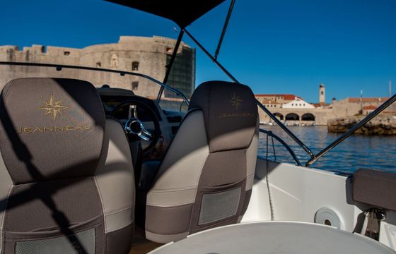 Motorboat Jeanneau Cap Camarat 7.5 wa 250hp
