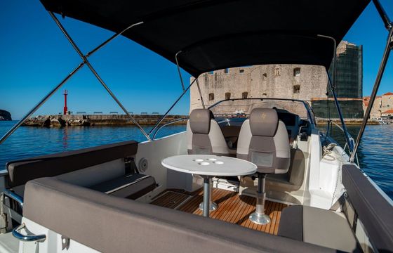 Motorboat Jeanneau Cap Camarat 7.5 wa 250hp