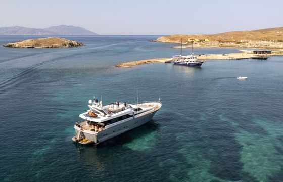 Motor yacht Cantieri di Pisa Akhir 27 2660hp