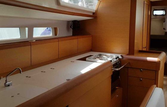 Sailboat Jeanneau Sun Odyssey 519 15.75m