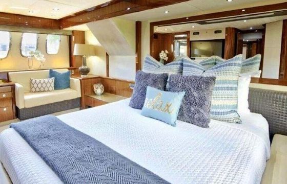 Motor yacht 2010 Sunseeker