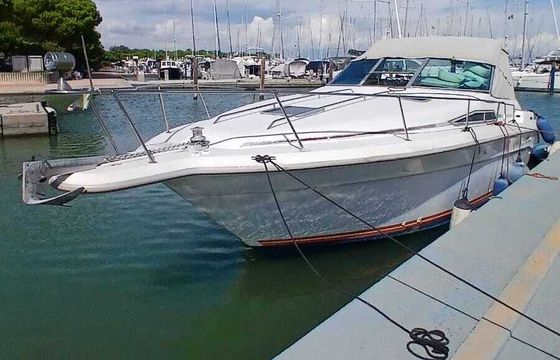 Motorboat Sea Ray 390 Express Cruiser 700hp