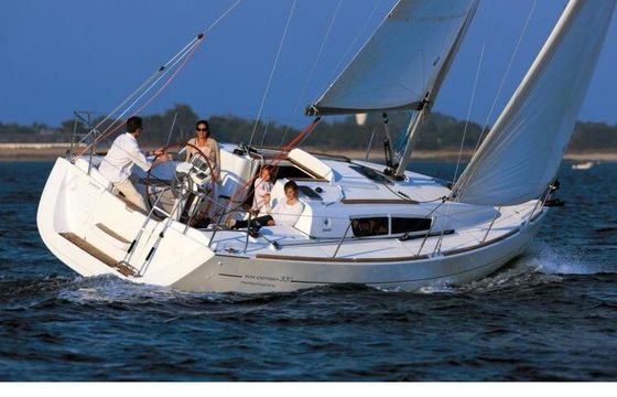 Sailboat Jeanneau Sun Odyssey 33i 9.74m