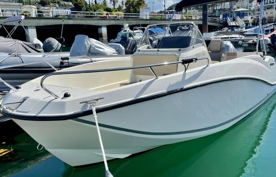 Motorboat Quicksilver Activ 555 Open
