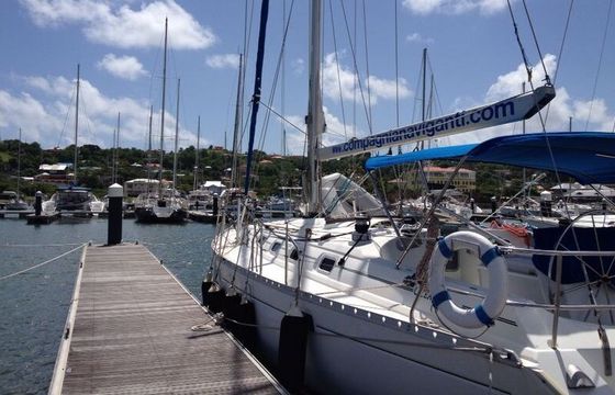 Sailboat Beneteau Oceanis 440 14m