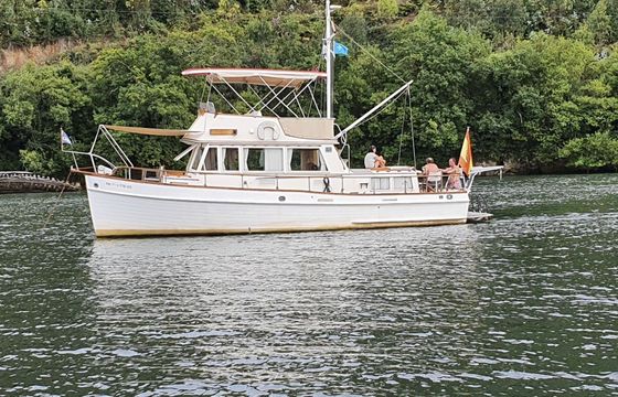 Motorboat Grand Banks 36 classic 220hp
