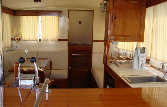 Motorboat Grand Banks 36 classic 220hp
