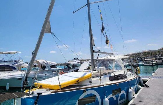 Sailboat Beneteau Oceanis 35.1 10.7m