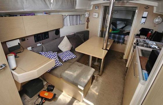 Sailboat Beneteau Oceanis 35.1 10.7m