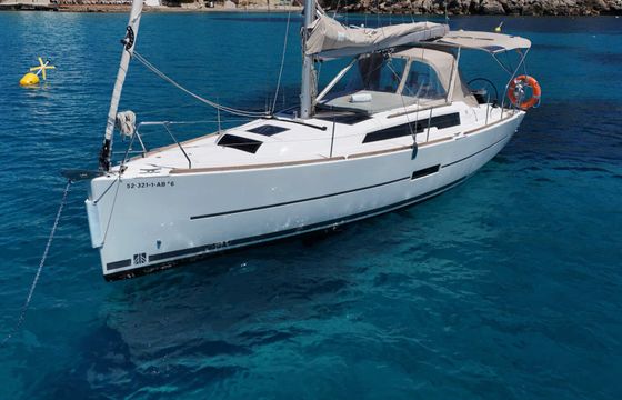 Sailboat Dufour 360 10.5m