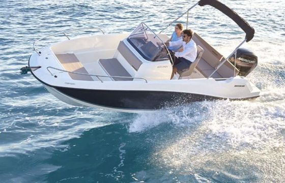 Motorboat Quicksilver Activ 555 Open 100hp